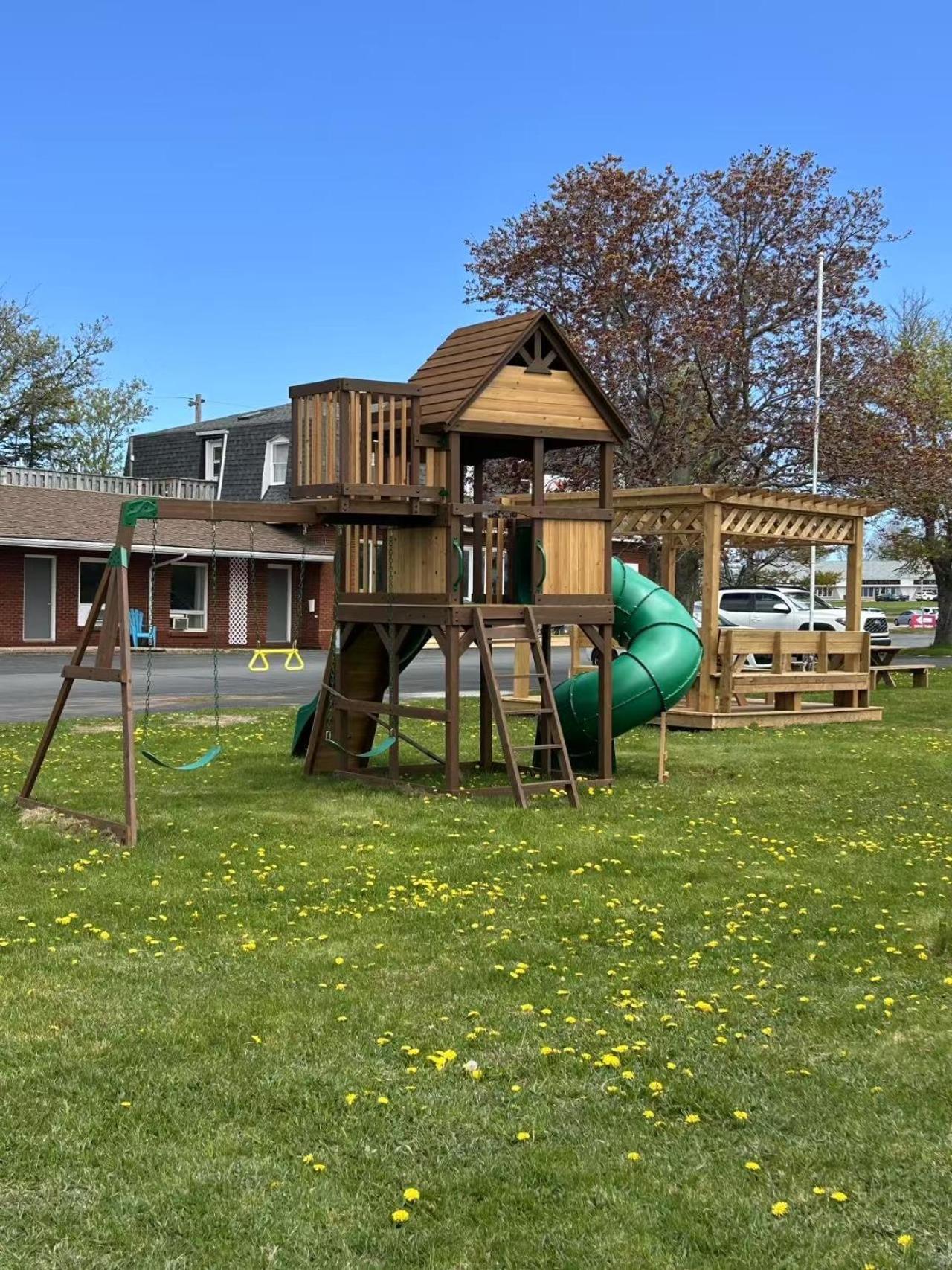 Summerside Motel &Cottages Exterior photo